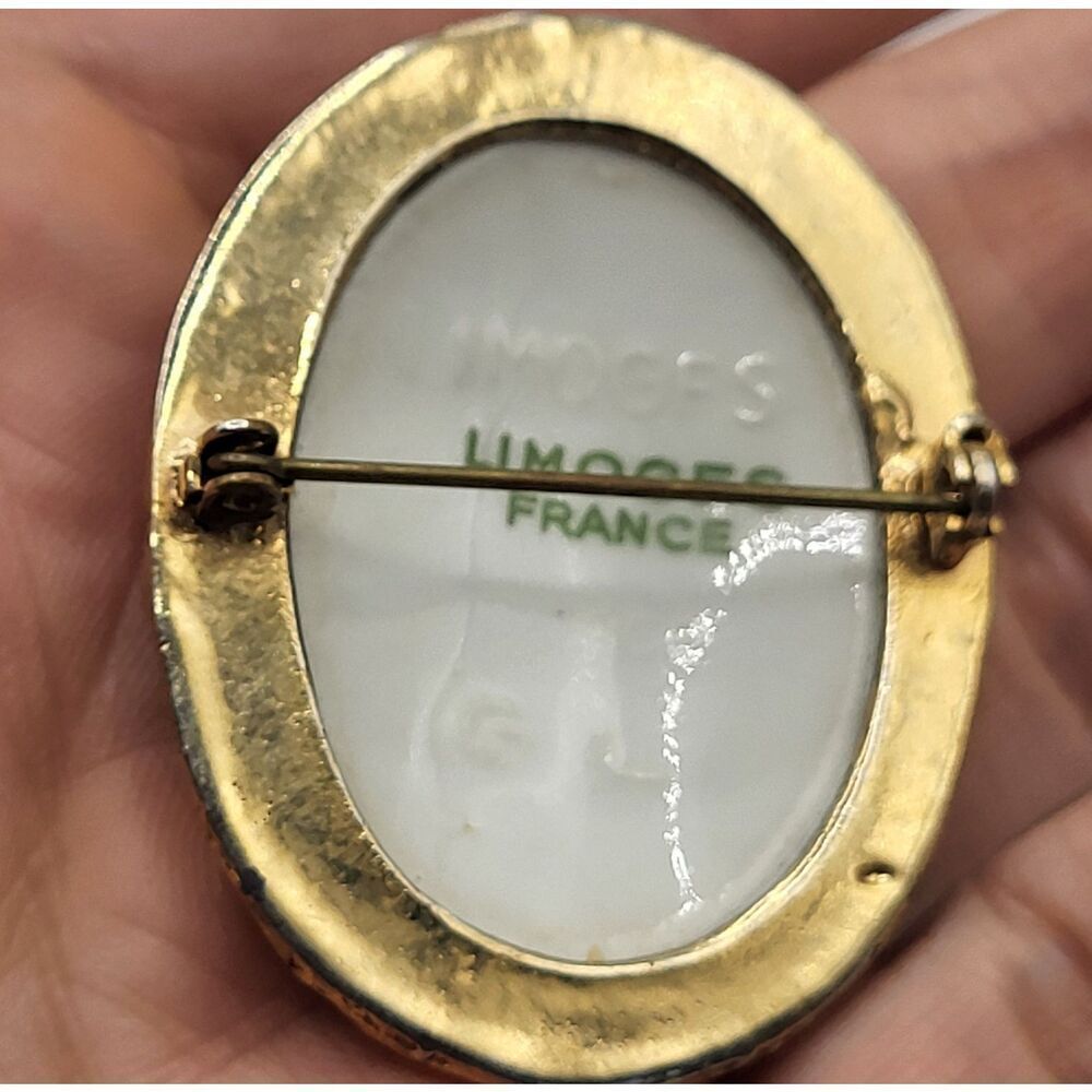 Antique Limoges Hand Painted Porcelain France Brooch Courting Couple 2in - Picture 3 of 4